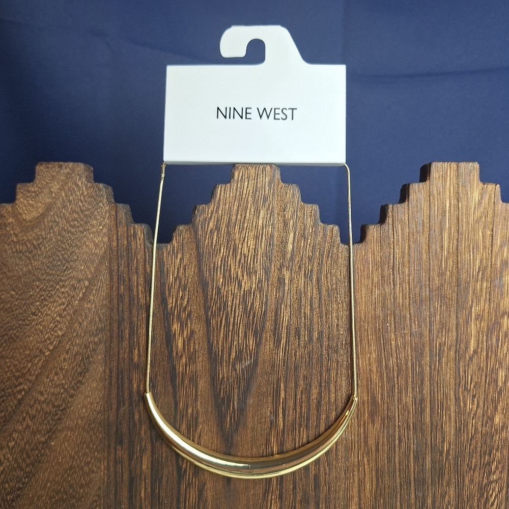 Nine West Necklace Snake Chain With Bangle Style Pendant New With Scratches